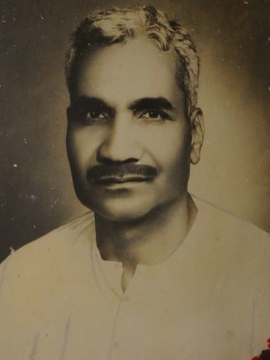 Banarasipan and simplicity were the identity of Dr. Raghunath Singh, several times rejected ministerial post, MP continuously since 1952