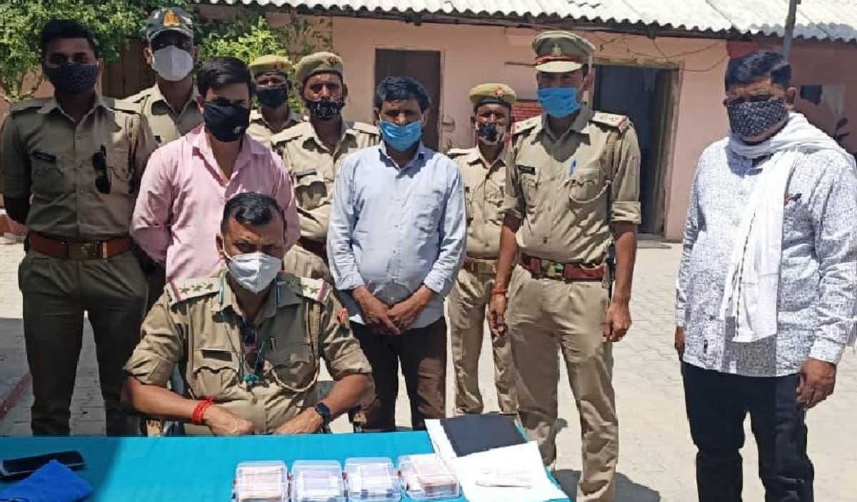 Two arrested with fake currency of 70,400 in Ghazipur, both caught near Muhammadabad bus stand 