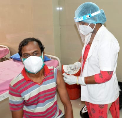 Speed of corona infection uncontrollable, 1967 infected in Varanasi, eight killed 