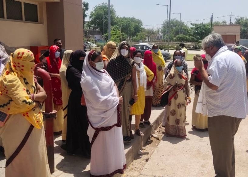 Opposition to transfer women's hospital to Shikohabad