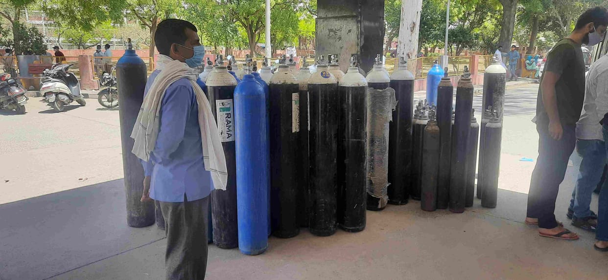 Only 45 oxygen cylinders remain in the old building of the civil hospital, 70 patients need oxygen at all times