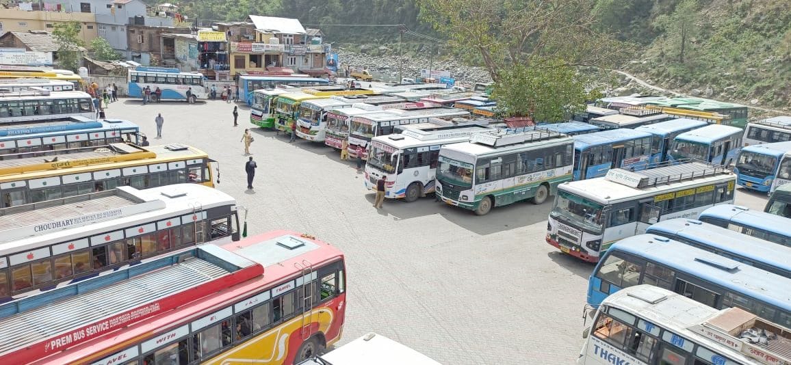 Government and private buses did not run on 209 routes in the district, chamba news