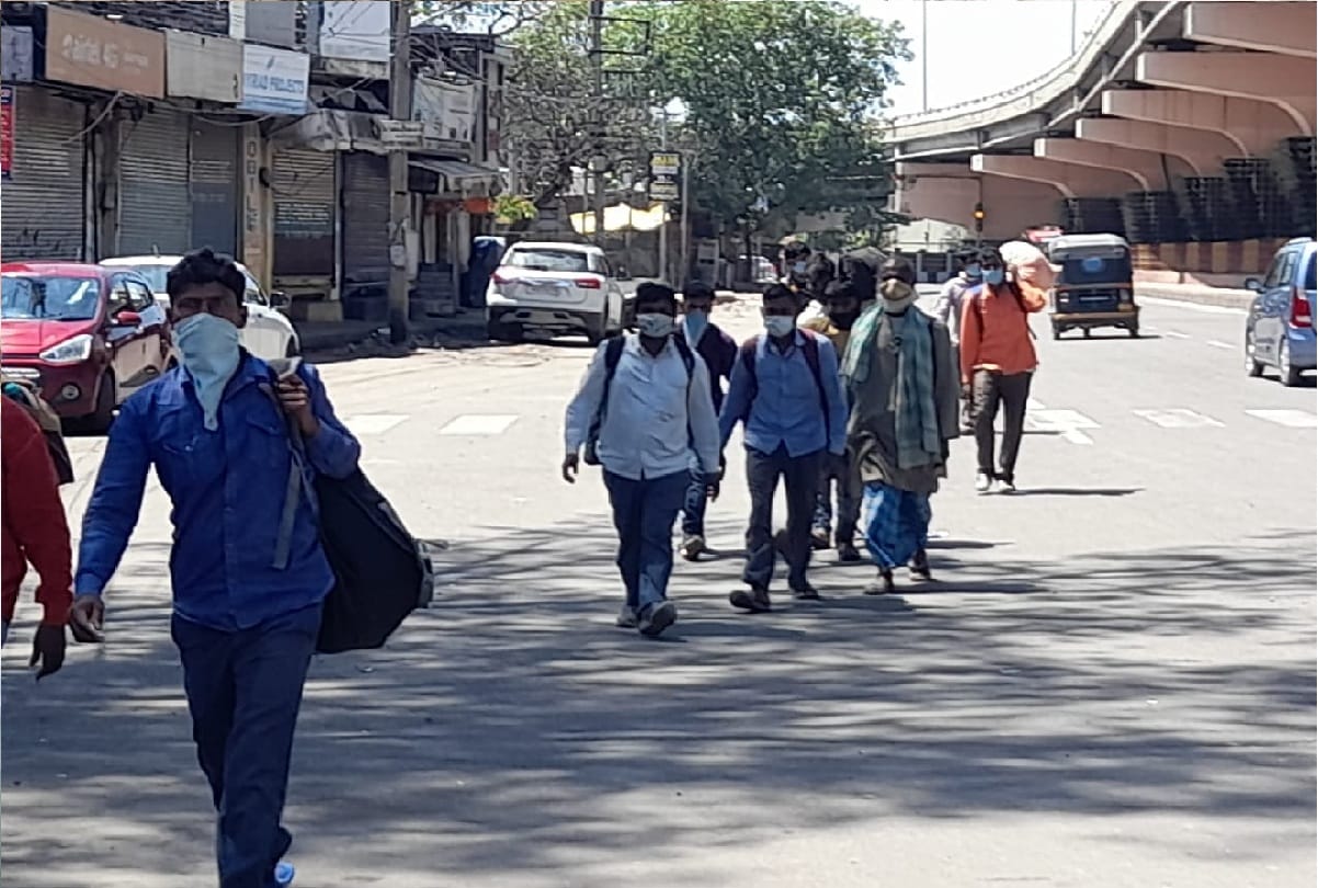 workers are migrating from Jammu and Kashmir due to Corona infection