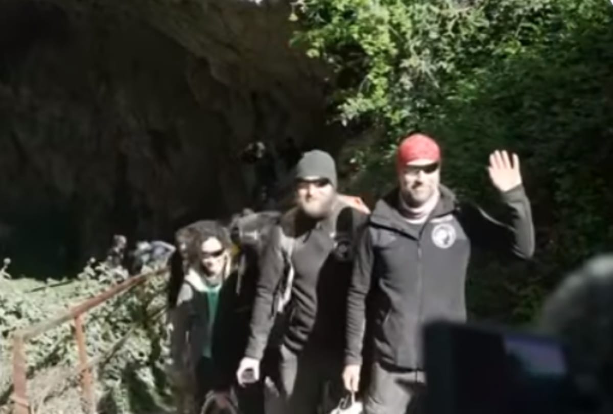 France 15 people for scientific experiment hyperconnected world and hide away in a dark Lombrives cave for 40 days