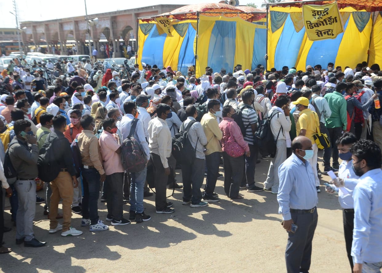 Fellows gathered in the mandis, social distance and telegraphs