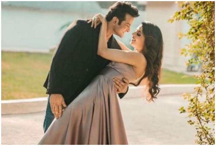 Sugandha Mishra And Sanket Bhosale Mehendi Ceremony Video Goes Viral