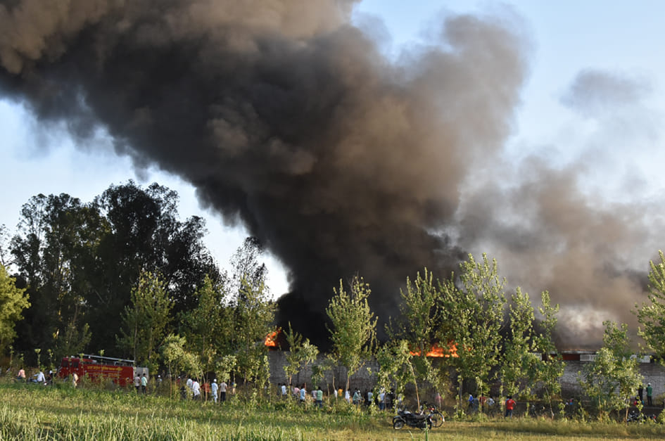 Fierce fire in plastic material making factory