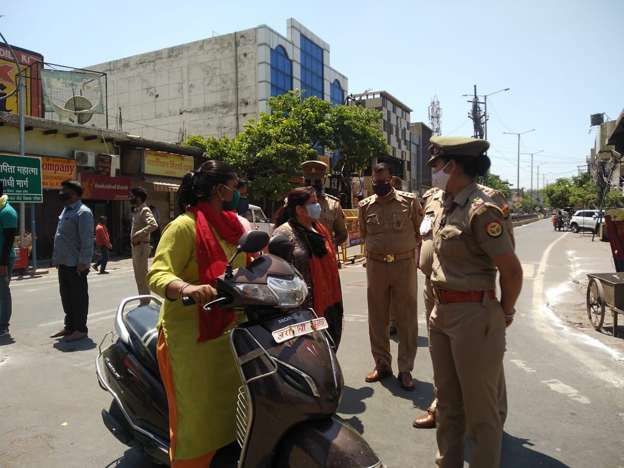 Mathura: crowds did not appear on the streets, people wandering for essential commodities