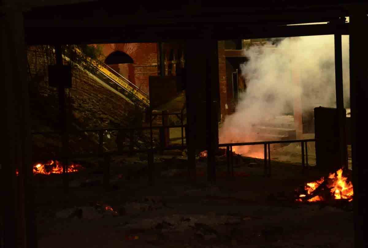 corona death: 496 funerals in one day, cremation ground less on ghats