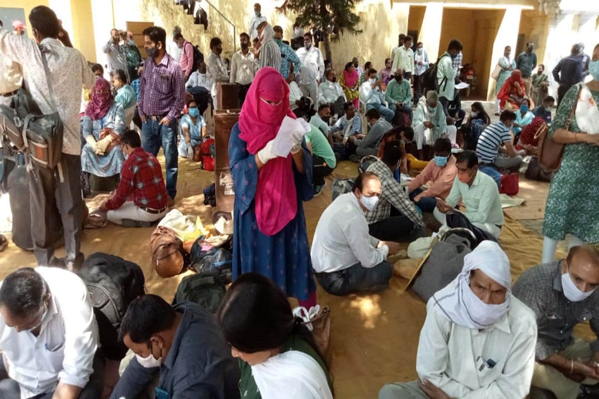 Panchayat elections: campaigning stopped, polling parties left for polling stations, social distancing