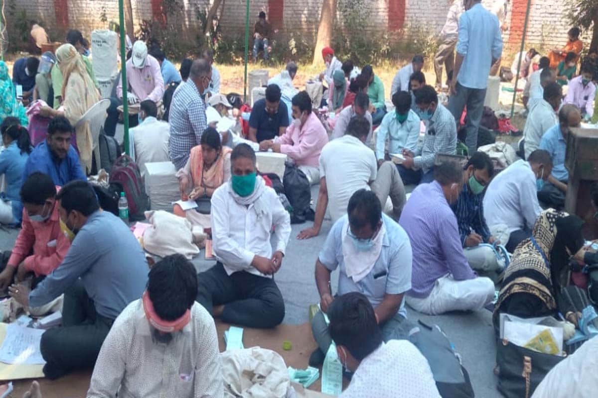Panchayat elections: campaigning stopped, polling parties left for polling stations, social distancing