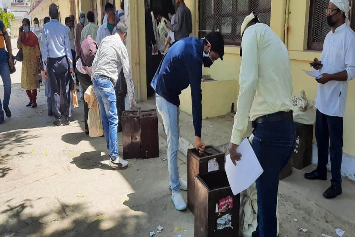 Panchayat elections: campaigning stopped, polling parties left for polling stations, social distancing