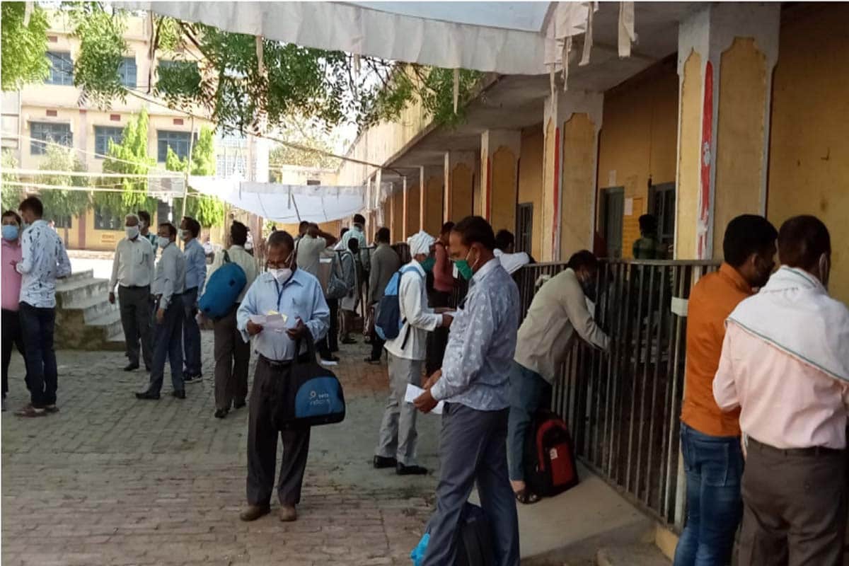 Panchayat elections: campaigning stopped, polling parties left for polling stations, social distancing