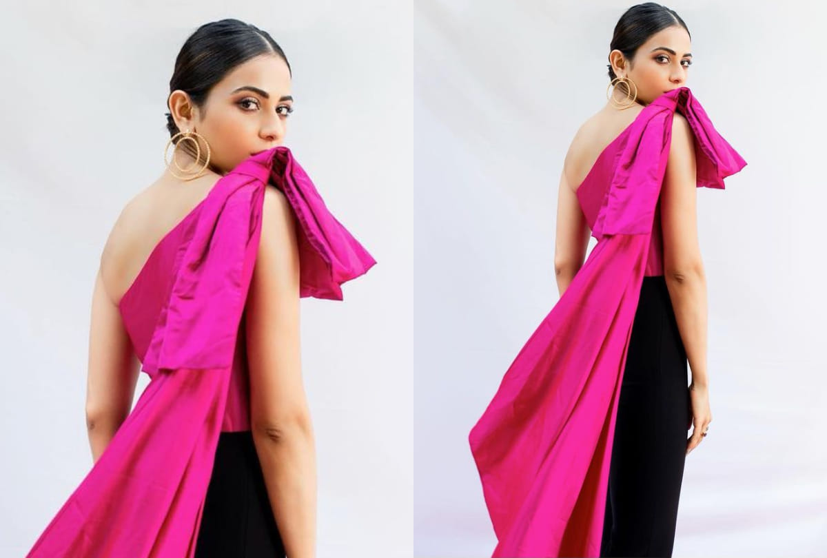 rakul preet singh in pink one shoulder cape top fail to impress fans