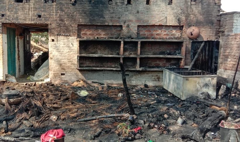 35 houses burnt in Baramau village, child scorched