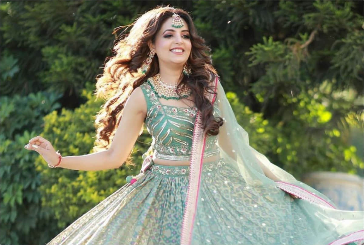Comedian Sugandha Mishra Ties Knot with Dr. Sanket Bhosale, Wedding Ceremony Pictures Goes Viral