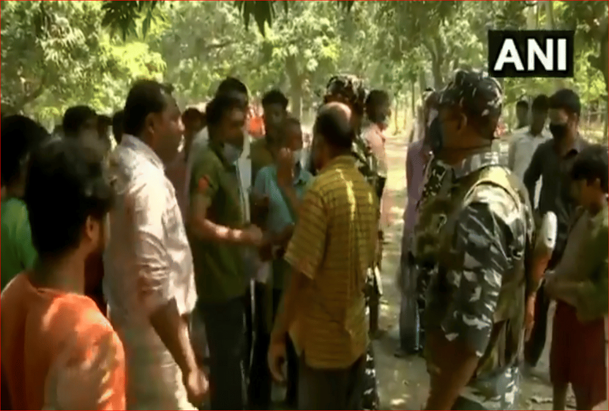west bengal election 2021 bjp alleged that tmc polling agent wearing cap with mamata photo