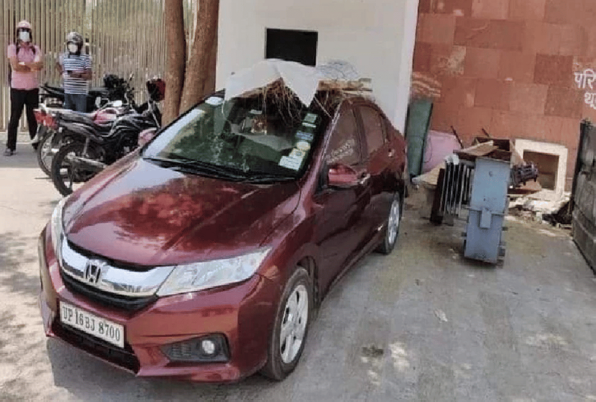 coronavirus son tied father dead body on car roof to reach crematorium due to lack of ambulance
