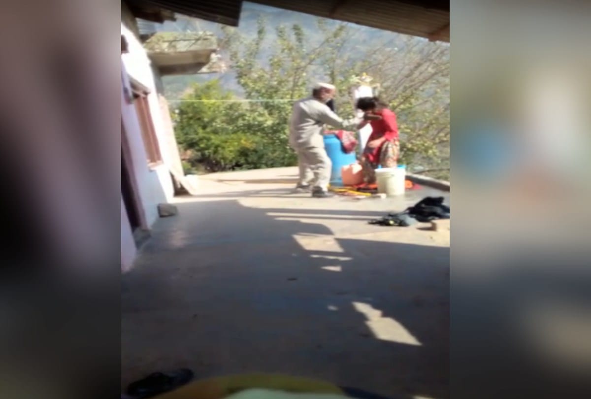 A girl beaten brutally with sticks in kullu himachal, a case has been registered against grandparents