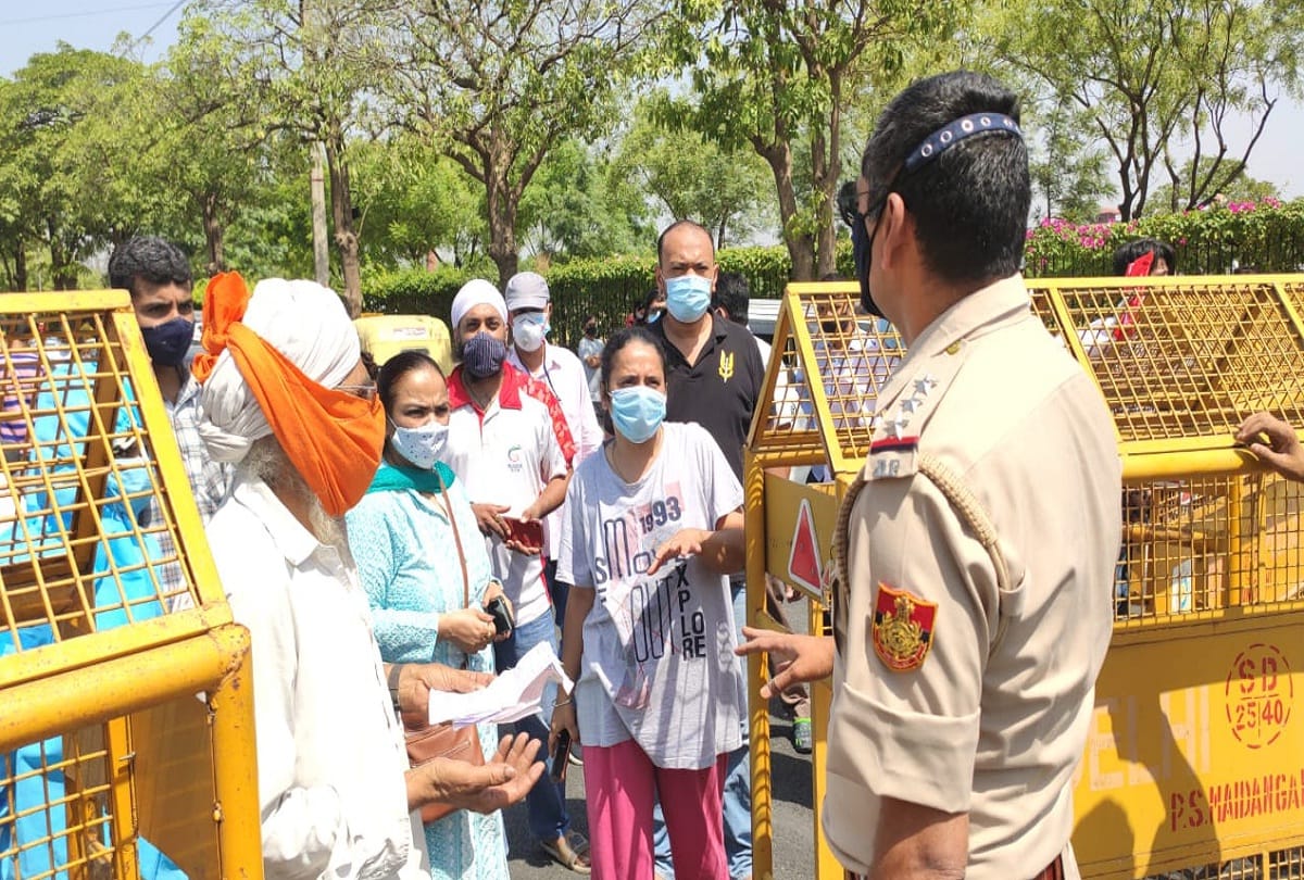 CM Arvind Kejriwal, Deputy CM Manish Sisodia and Health Minister Satyendar Jain visit the ITBP-run Sardar Patel Covid Care Centre, Radha Soami Beas, Chhatarpur in delhi