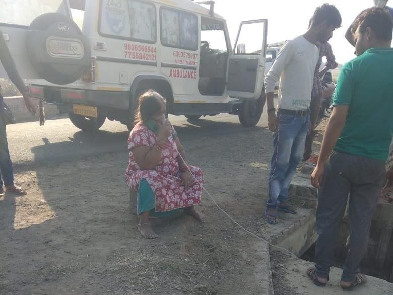 accidant,ambulance,jalaun news,jhashi incident