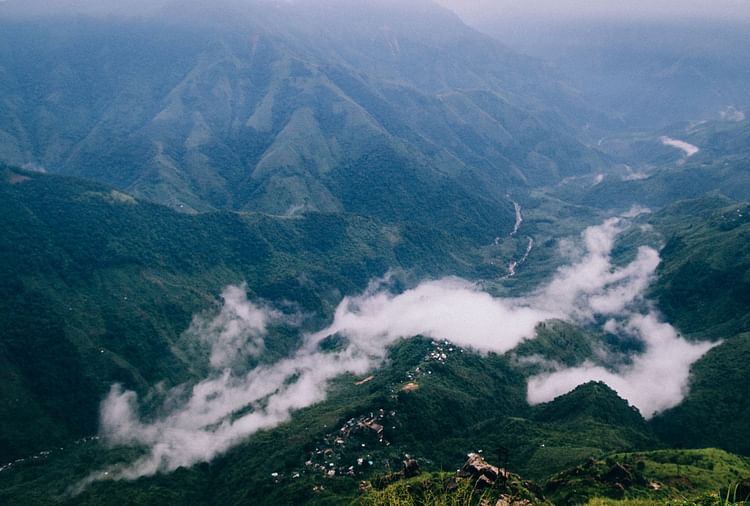 How To Go Meghalaya Meghalaya Best Tourist Places Details - Amar Ujala  Hindi News Live - मेघालय घूमने का बना रहे हैं प्लान, तो इन जगहों पर जाना न  भूलें, ट्रिप होगा यादगार