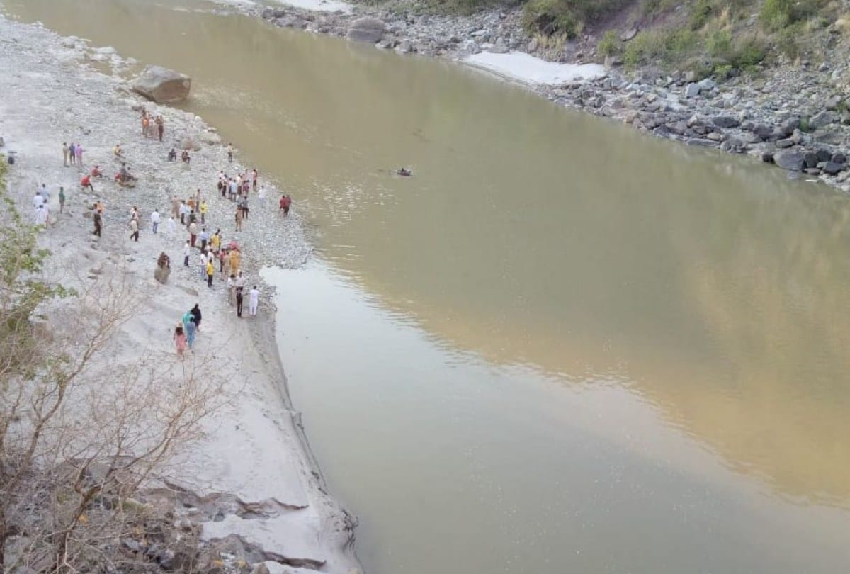 CRPF jawans, including two drowned in river, body of one recovered