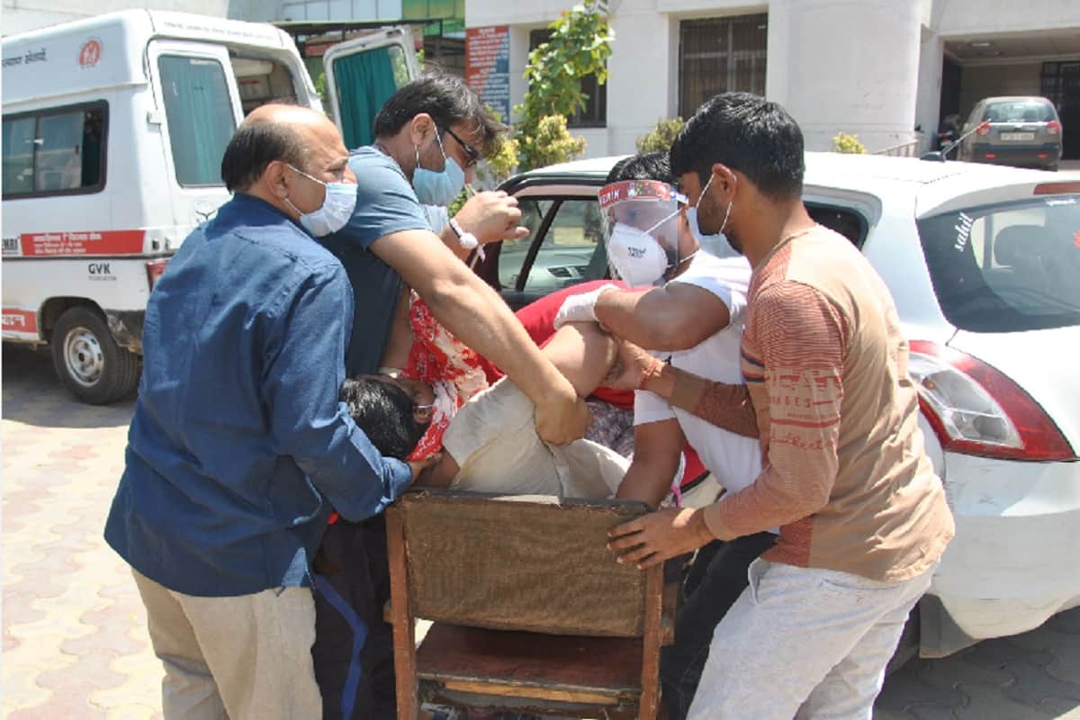 Oxygen emergency: Patients are not being admitted to hospitals in Meerut and see photos