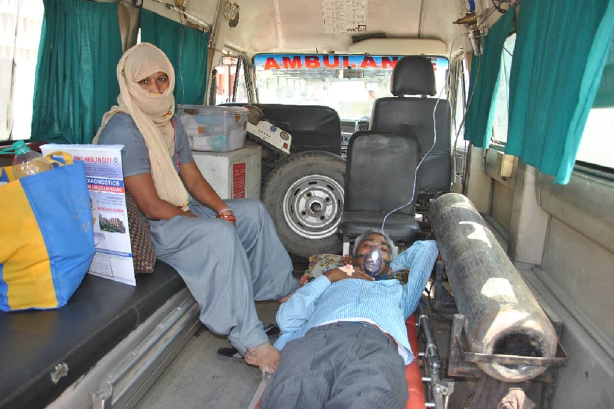 Oxygen emergency: Patients are not being admitted to hospitals in Meerut and see photos