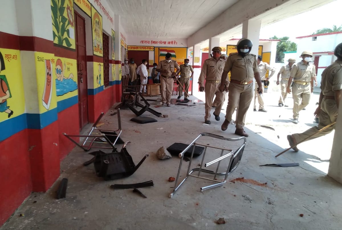UP Panchayat Chunav 2021 Phase 3 Poll in 20 Districts Election Live Voting News Updates in Hindi