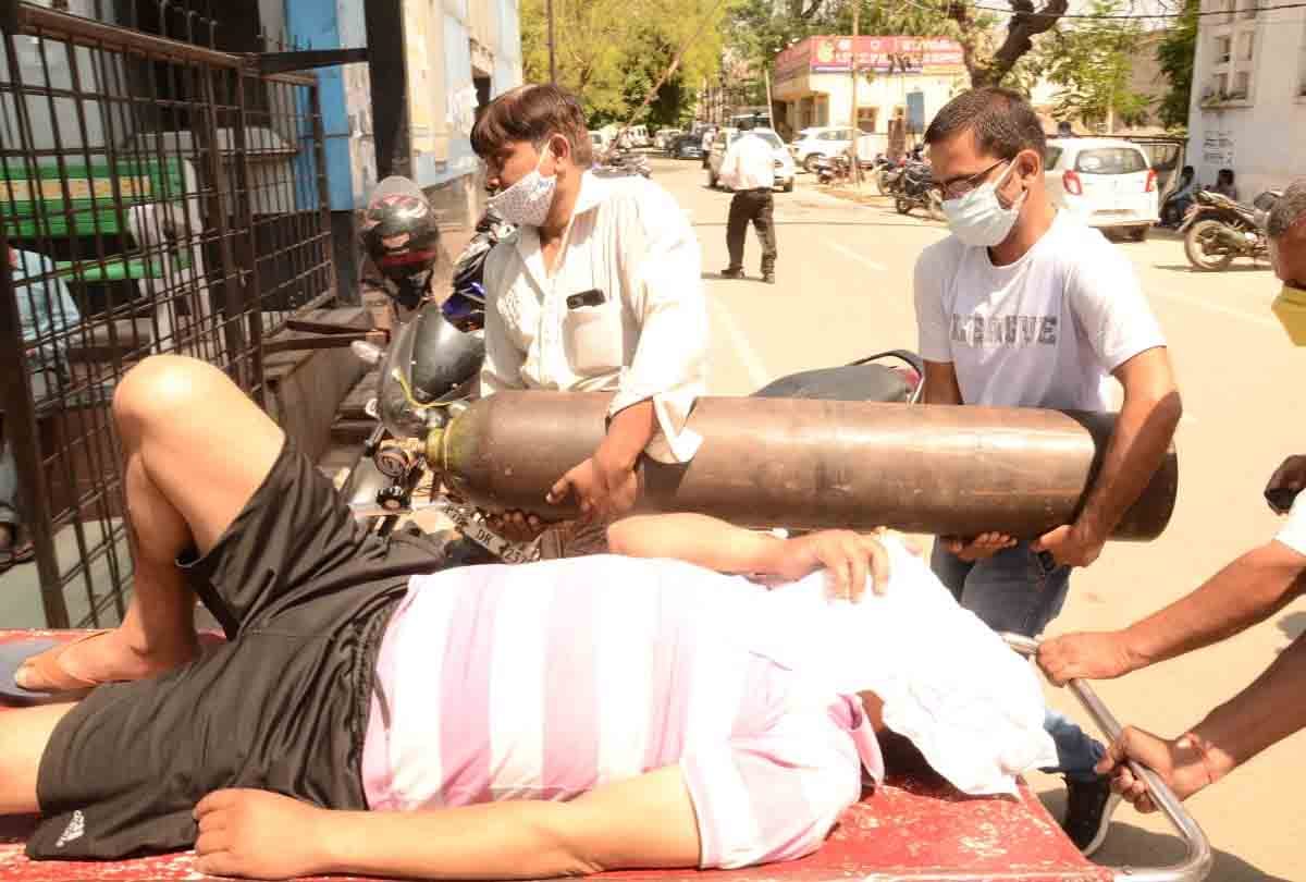 Thieves active in oxygen plants, stealing patients' oxygen cylinders