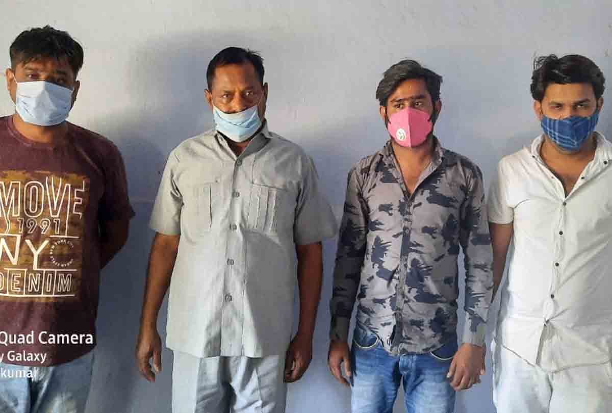 Unnao: pradhan candidate's father shot