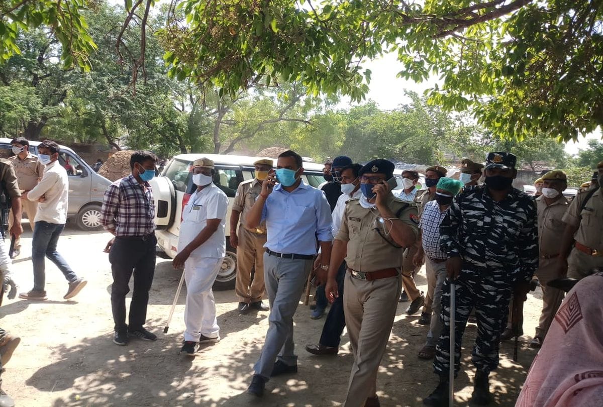 up panchayat election 2021: firing on polling booths during voting in firozabad