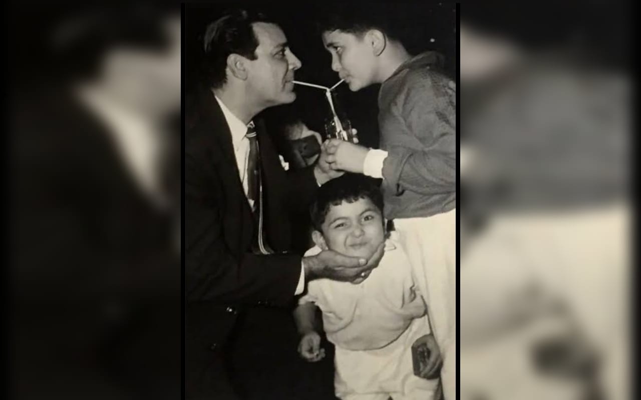 Rishi Kapoor childhood rare unseen photo with father raj kapoor