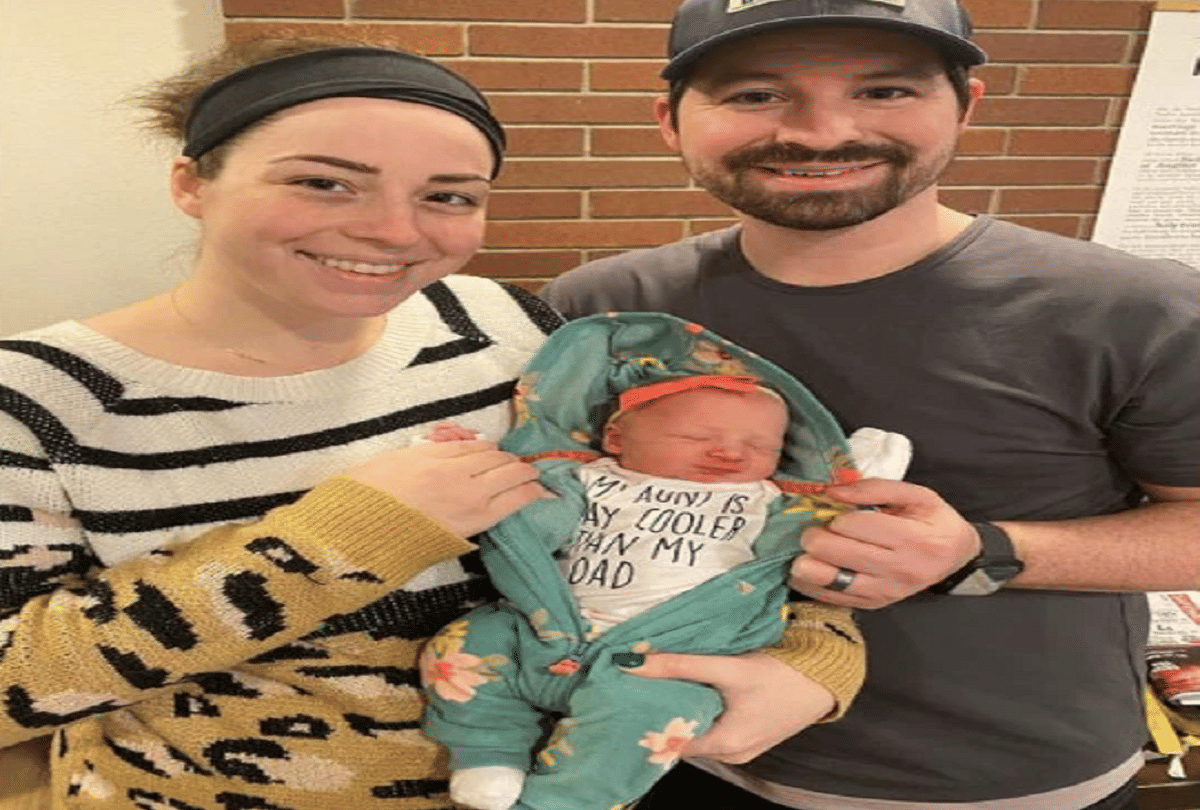 usa sister gave birth 5th child of brother with the help of surrogacy