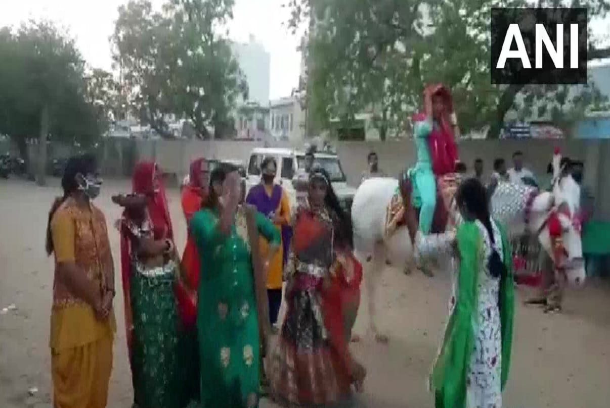 Woman constables Bindori celebrated by colleagues at police station in Rajasthan