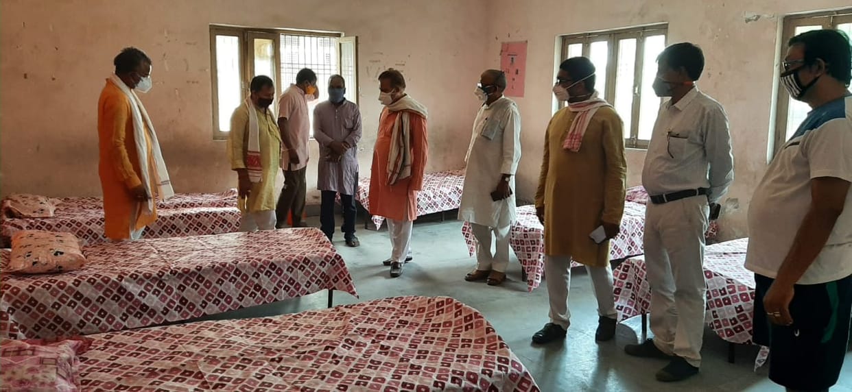 A 60-bed service center opened in Saraswati Shishu Mandir located in front of Ghat Mahesh Nagar, a sheltered place for the timbers of Kovid patients in varanasi