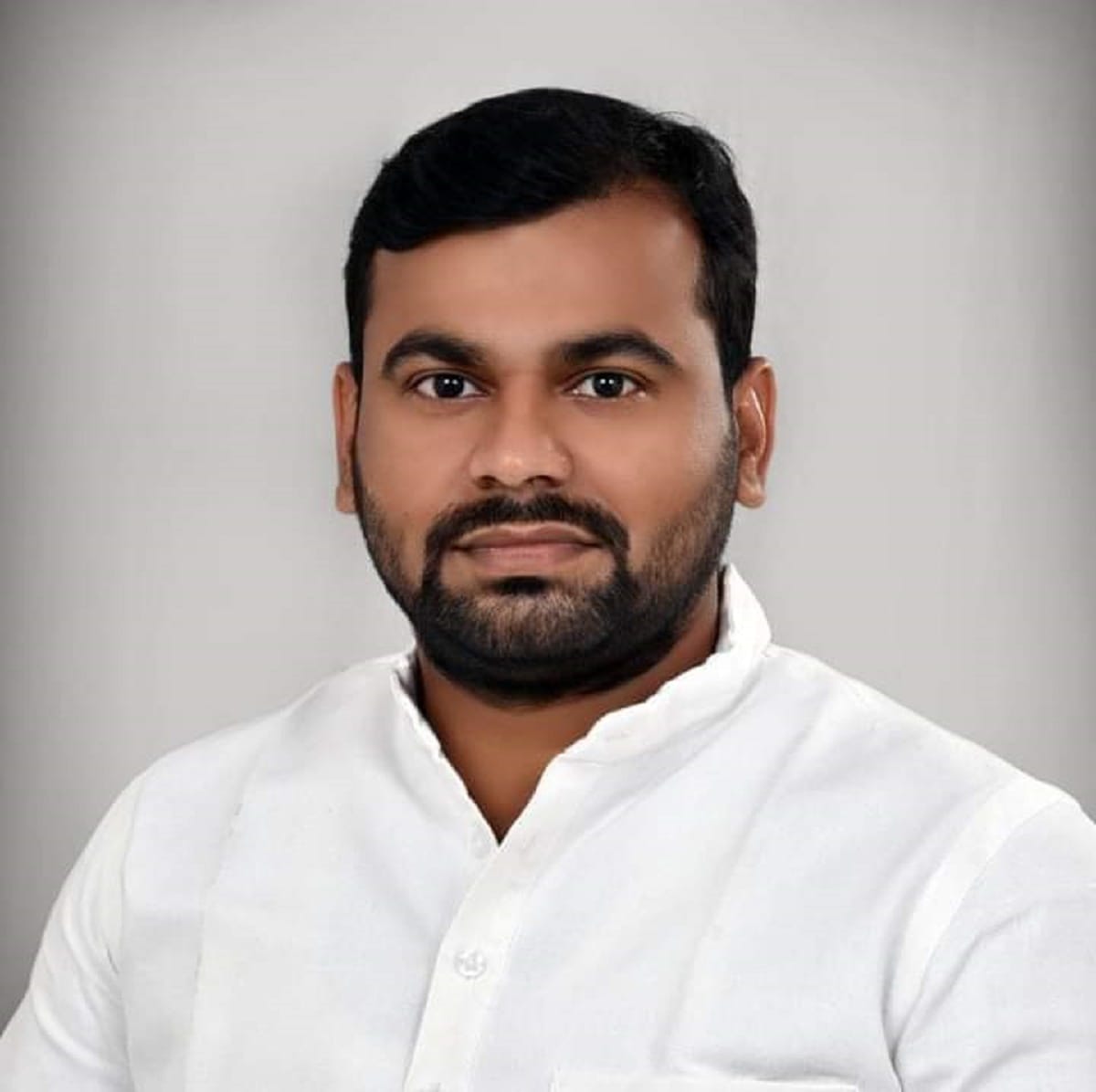 Samajwadi Party's Cantt Assembly Speaker Vivek Yadav died from Corona