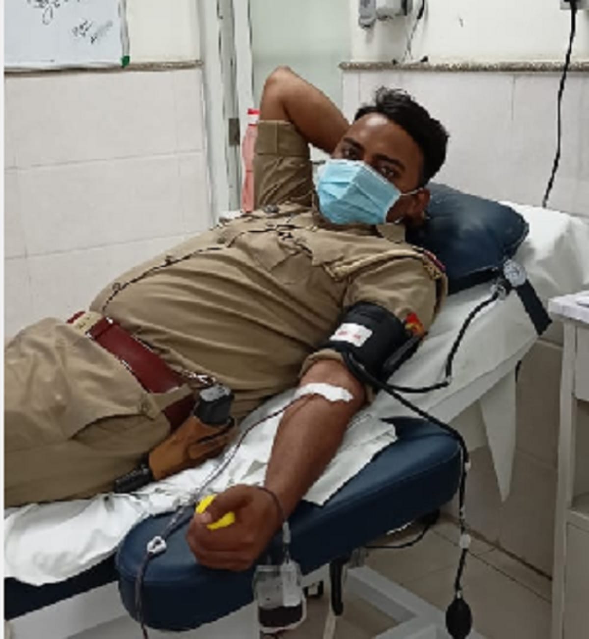 Blood cancer victim seen in Whats app group needs blood to donate blood
