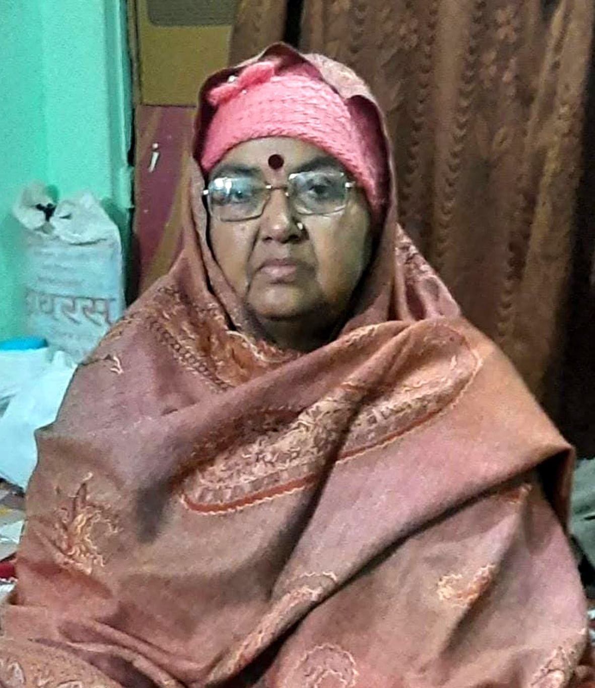 No beds found in six hospitals ... Retired teacher dies