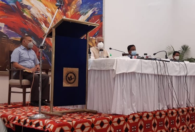 Chandigarh Administrator VP Singh Badnore held a Review Meeting on Corona Crisis in Chandigarh