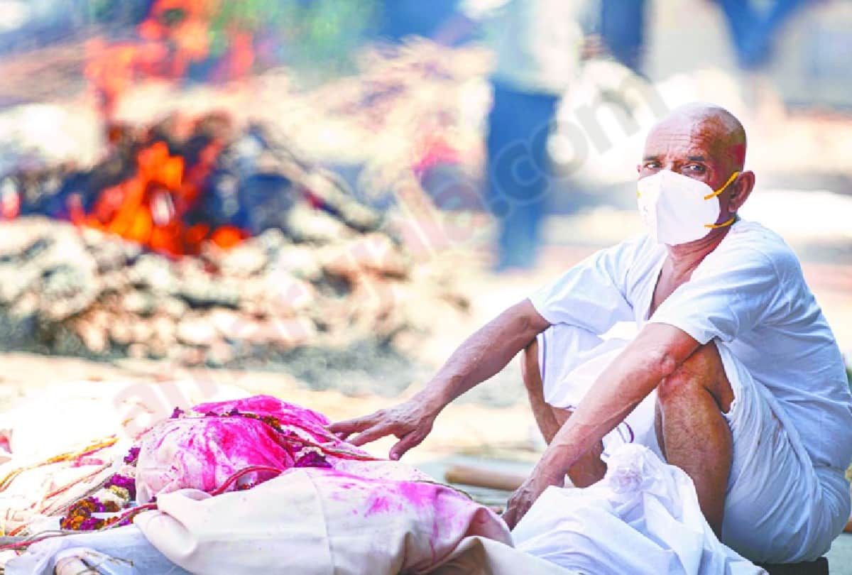 more than one hundred dead bodies cremated at Tajganj Mokshadham in one day