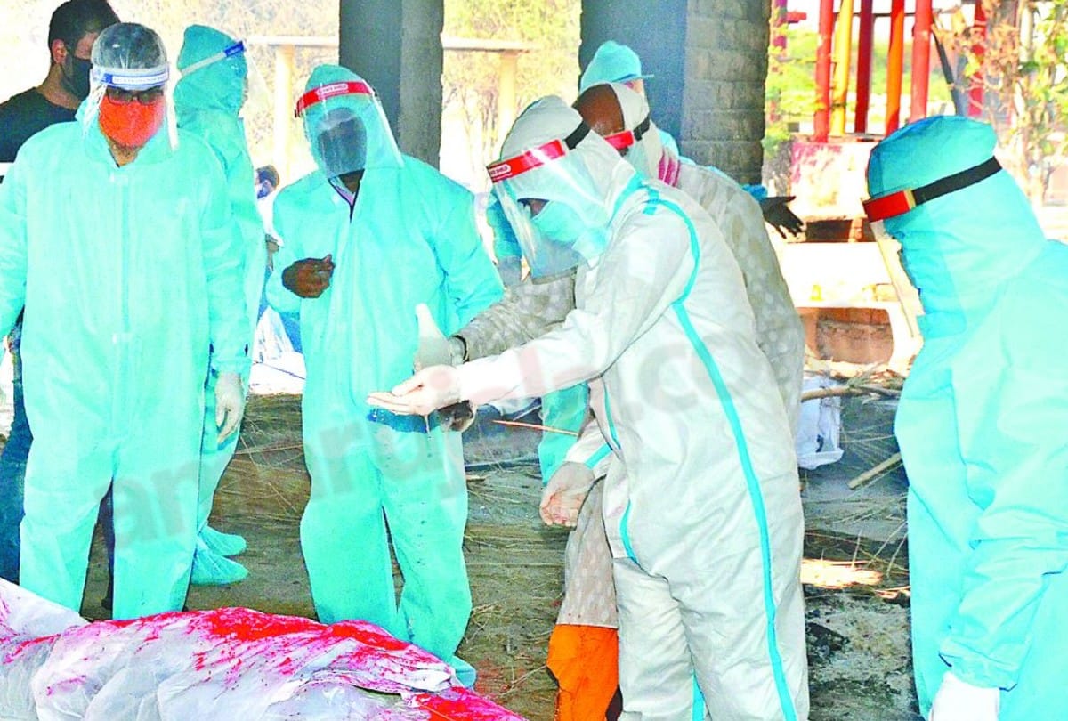 last rites of 40 dead bodies in one day at Agra crematorium