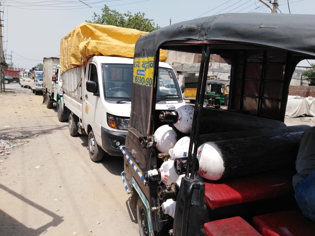 shortage oxygen cylinder due to stock in Hisar