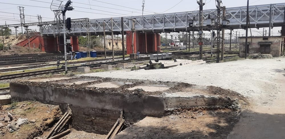 Platform to unload oxygen tanker, railways started in view of people's problem in chandauli