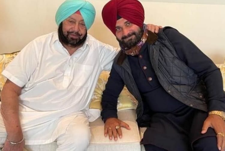 Punjab Chief Minister Amarinder Singh Challenge Navjot Sindhu to Contest Election Against Him