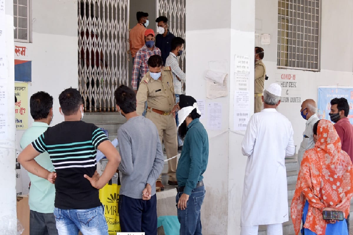 Saharanpur News: Negligence in giving oxygen to patients