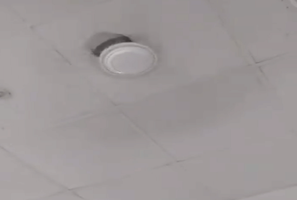 madhya pradesh coronavirus viral video save life of patients corona se dar nahi lagta sahab pankha se lagta hai