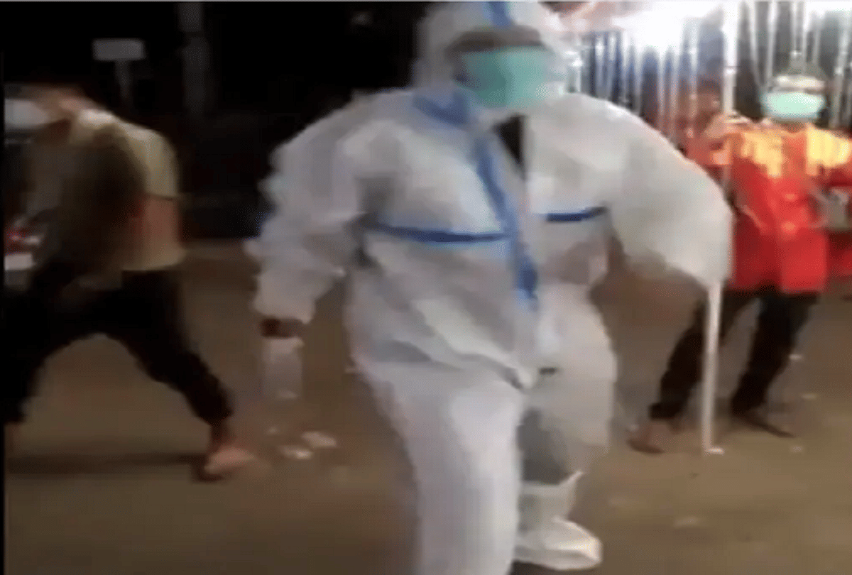 coronavirus in uttarakhand ambulance driver started dancing in wedding