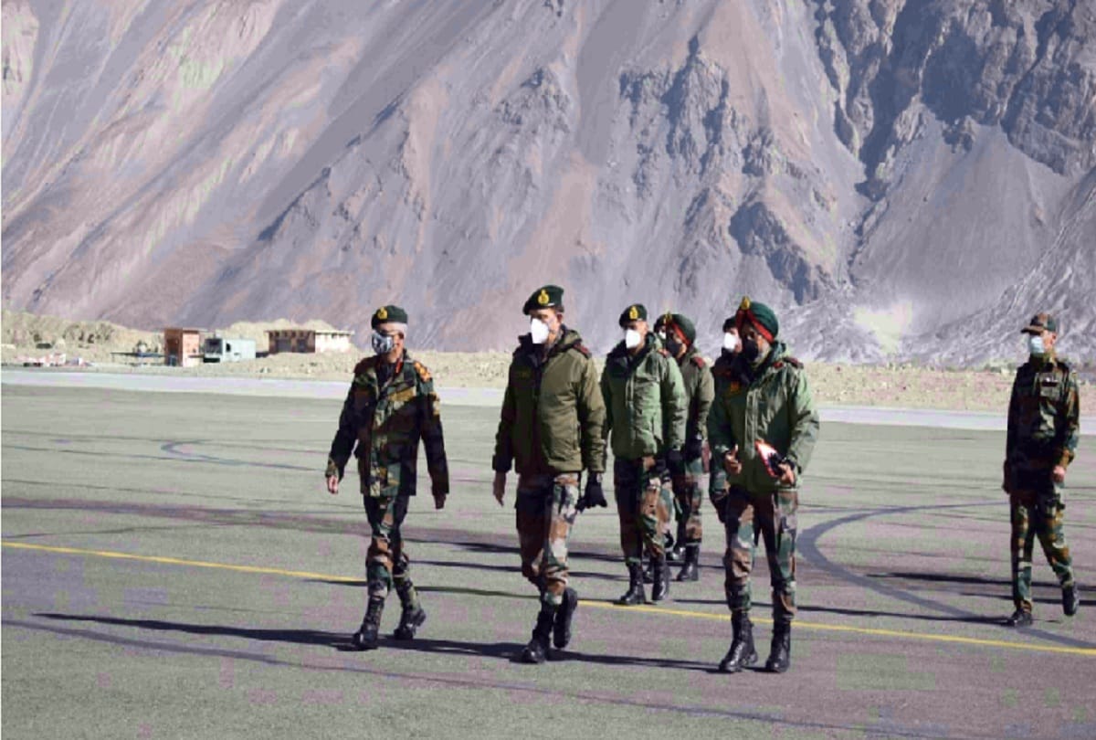 Jammu kashmir news:Army Chief Narwane visit Siachen and East Ladakh